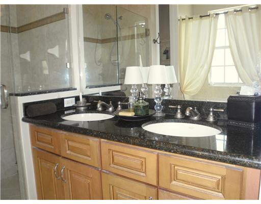 8328 Northwest 8th Terrace, Unit 37 Boca Raton, FL 33487 - Photo 14 of 18 Master Bath/Spa