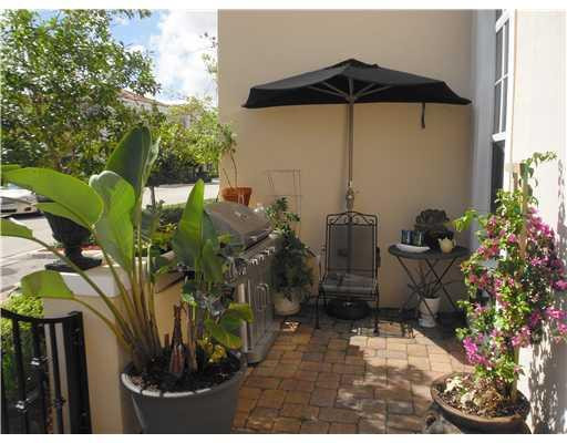8328 Northwest 8th Terrace, Unit 37 Boca Raton, FL 33487 - Photo 18 of 18 Exterior Front