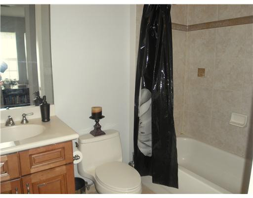 8328 Northwest 8th Terrace, Unit 37 Boca Raton, FL 33487 - Photo 9 of 18 Bathroom