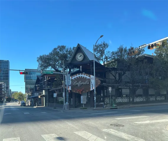 $2,200 | 505 West 7th Street, Unit 109, Austin, TX 78701