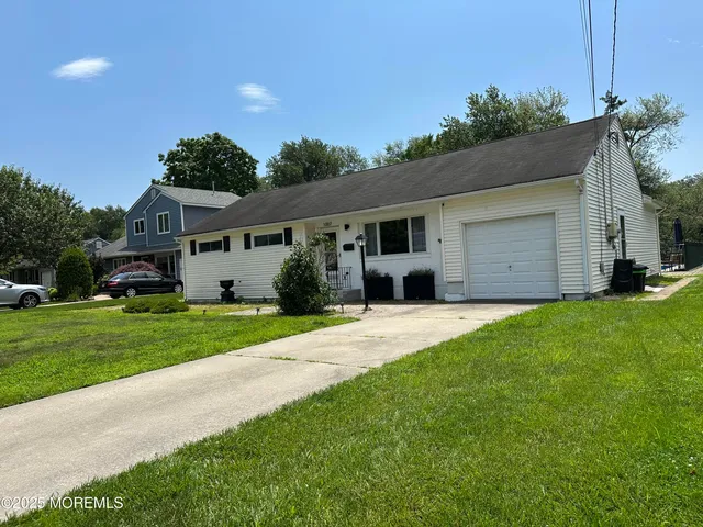 a view of an outdoor space