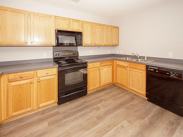 130 Thistle Road Goose Creek, SC 29445 - Photo 12 of 37 Kitchen 3