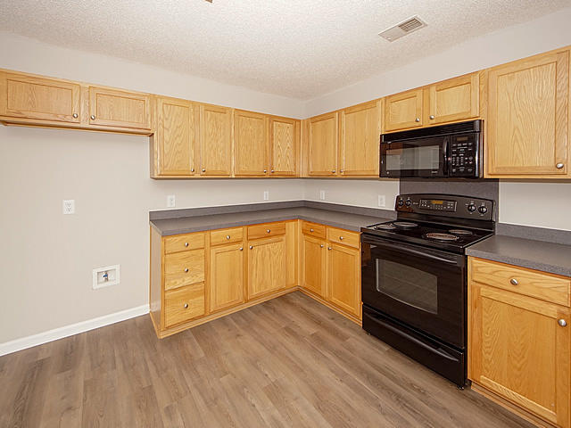 130 Thistle Road Goose Creek, SC 29445 - Photo 13 of 37 Kitchen 4