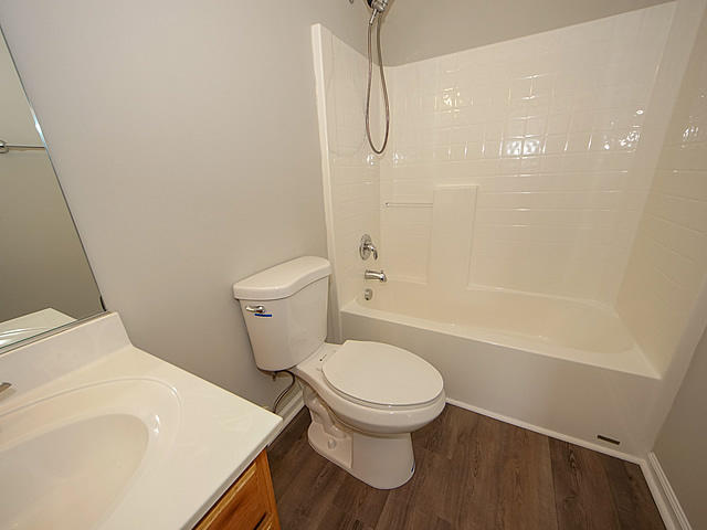 130 Thistle Road Goose Creek, SC 29445 - Photo 25 of 37 2nd Bathroom