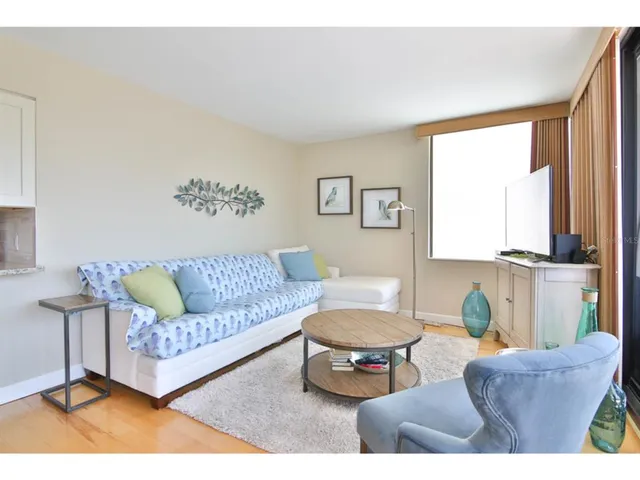 $4,900 | 5400 Ocean Boulevard, Unit 15, Sarasota, FL 34242