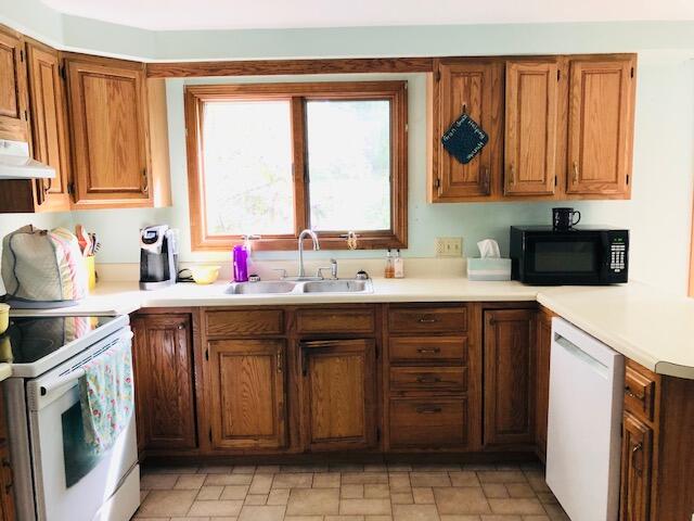 12 Groundnut Hill Road Cape Neddick, ME 03902 - Photo 9 of 13 kitchen 12 groundnut