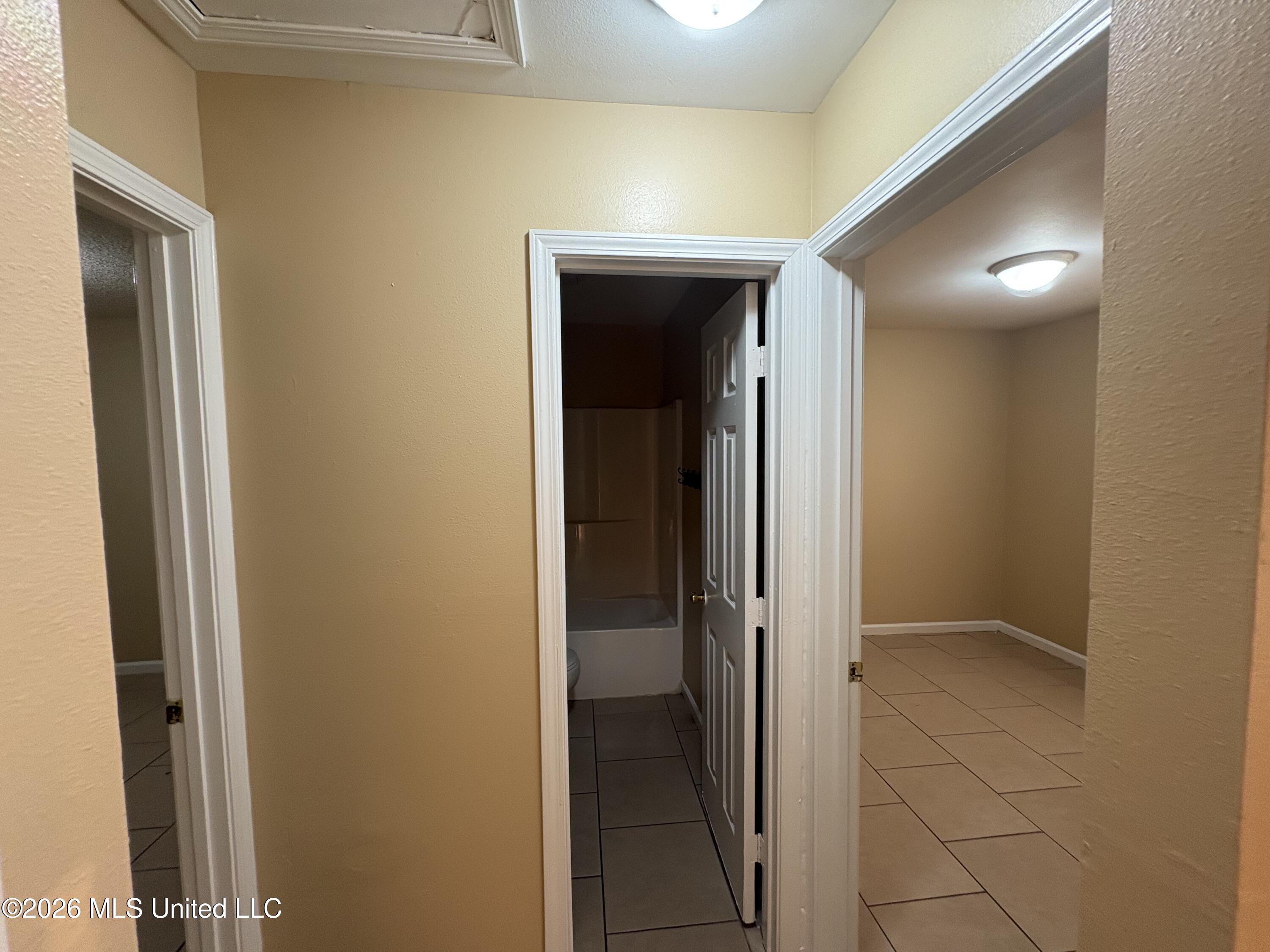 6525 Jasmine Street, Unit 4 Moss Point, MS 39563 - Photo 8 of 15 HALL