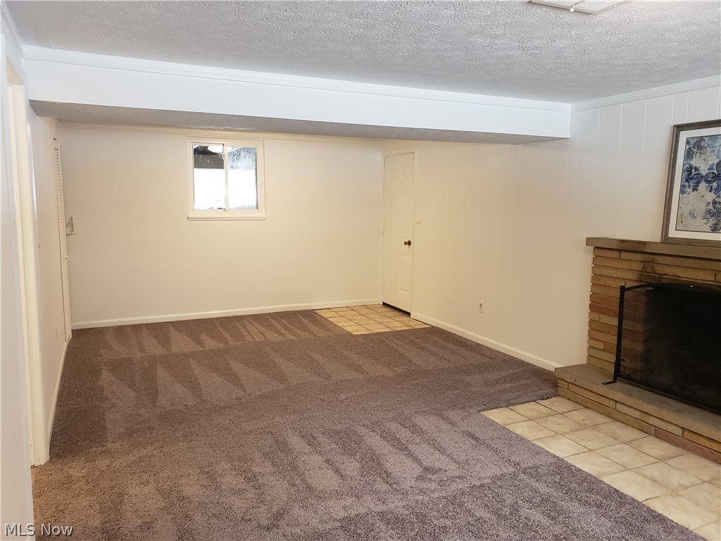11415 Ferry Road Chesterland, OH 44026 - Photo 6 of 31 huge family room!
