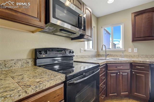 884 Diamond Rim Drive Colorado Springs, CO 80921 - Photo 7 of 39 Gallery Image 7