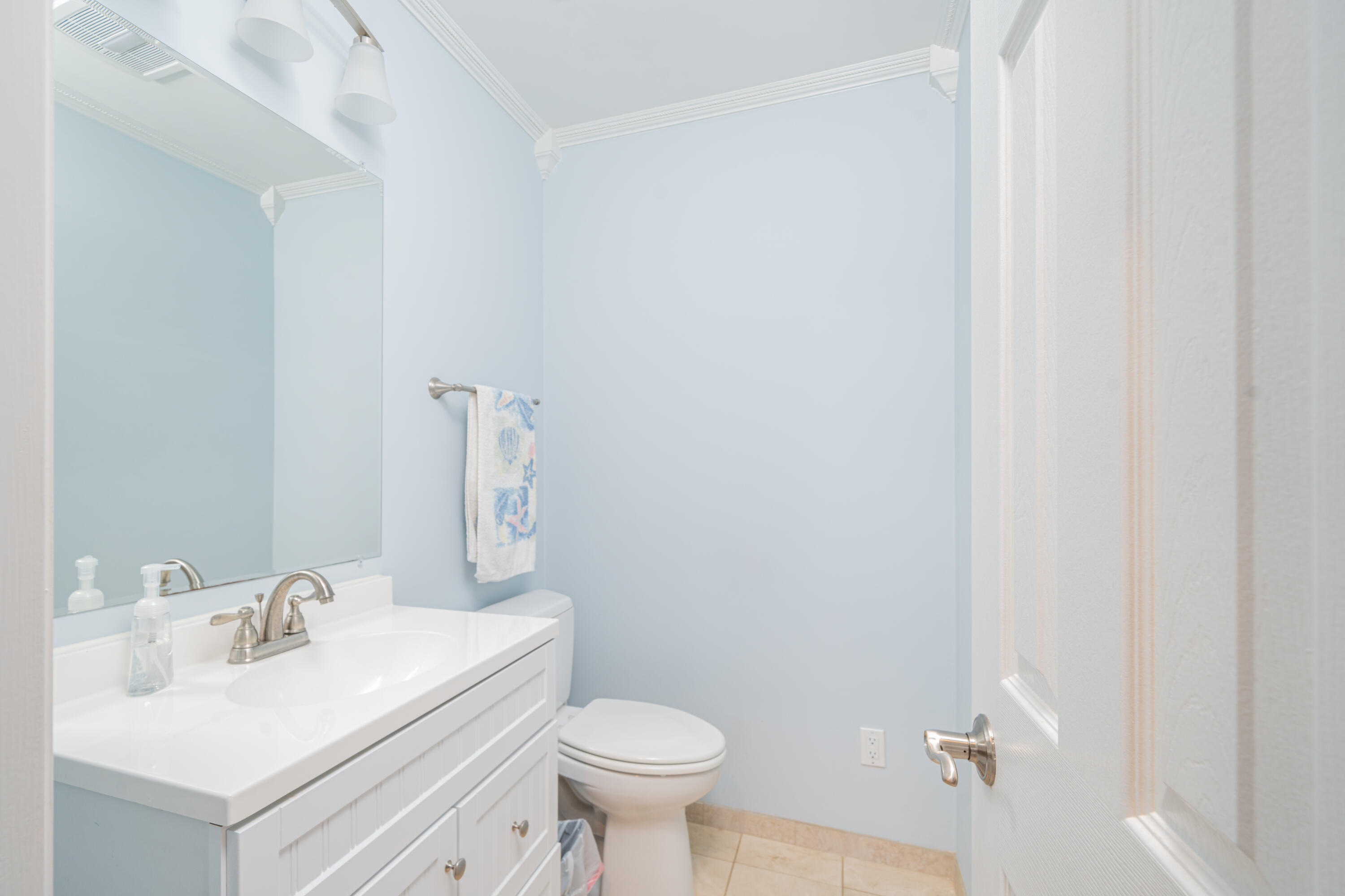 2902 Brughs Mill Road Fincastle, VA 24090 - Photo 16 of 35 Half Bath