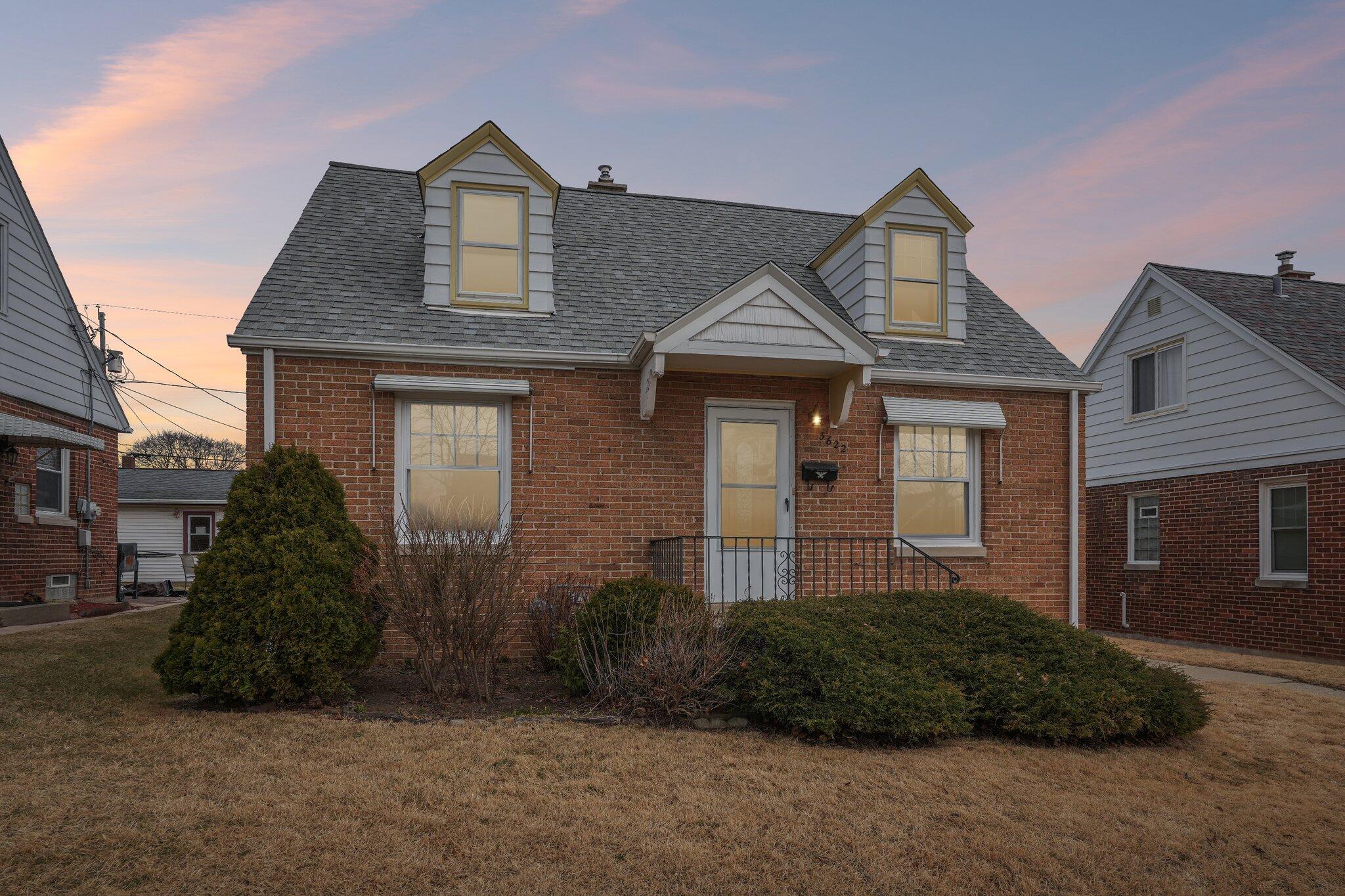 3622 South 16th Street Milwaukee, WI 53221 - Photo 1 of 1 Twilight