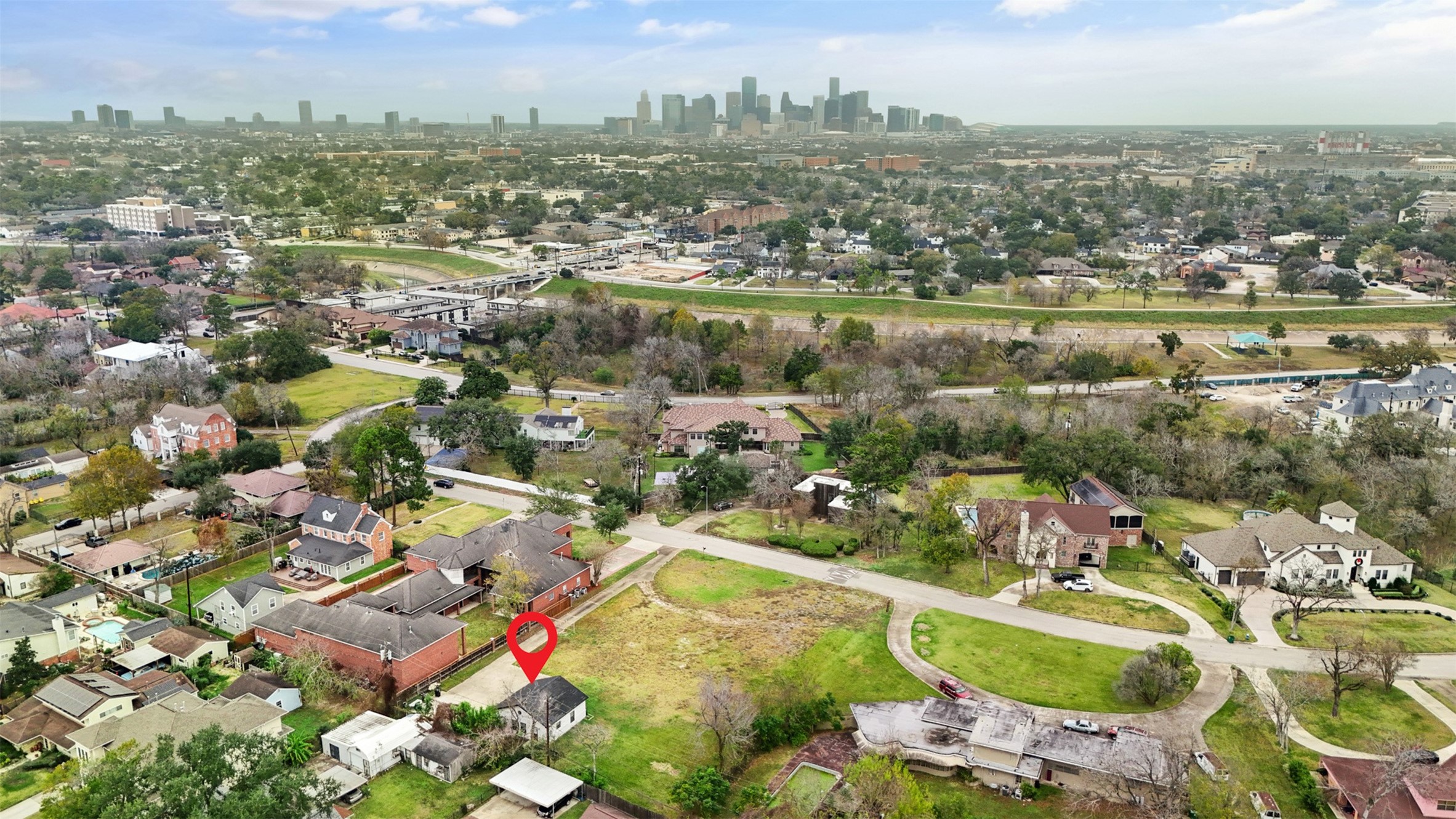 3922 Roseneath Drive Houston, TX 77021 - Photo 6 of 16 an aerial view of residential house with outdoor space and lake view