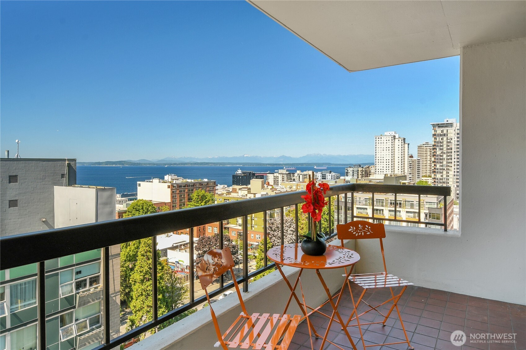 2201 3rd Avenue, Unit 1303 Seattle, WA 98121 - Photo 12 of 20