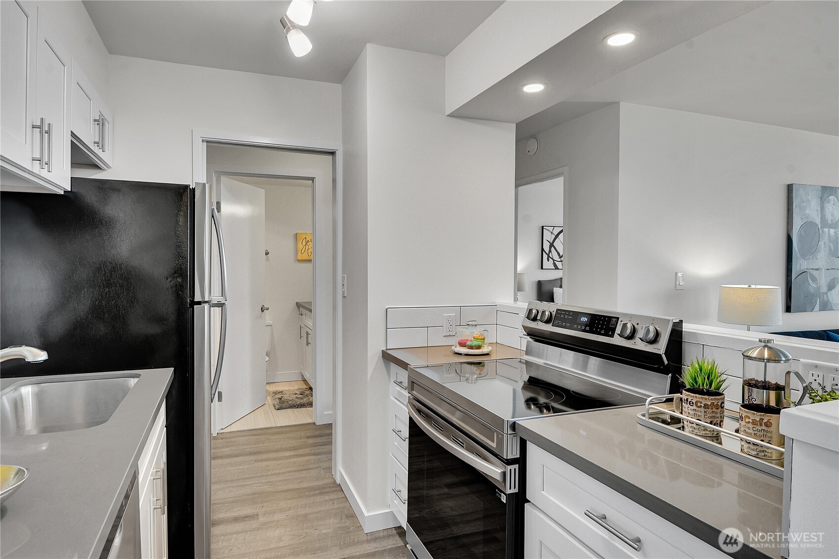 2201 3rd Avenue, Unit 1303 Seattle, WA 98121 - Photo 9 of 20