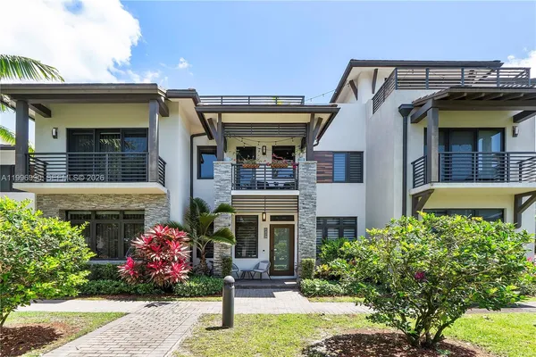 $950,000 | 8424 Northwest 51st Terrace, Doral, FL 33166