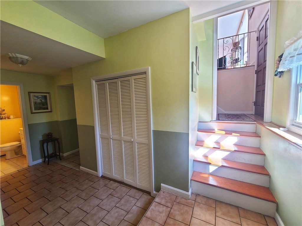 39 Kerri Lyn Road Warwick, RI 02889 - Photo 18 of 33