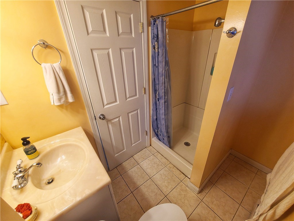 39 Kerri Lyn Road Warwick, RI 02889 - Photo 21 of 33