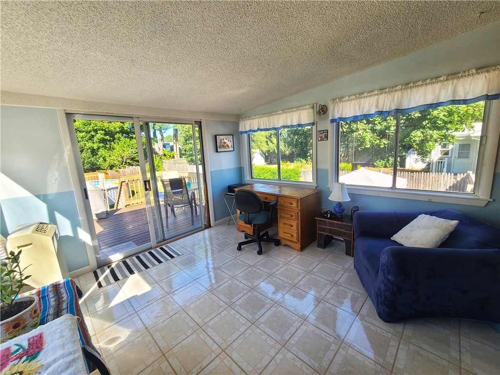 39 Kerri Lyn Road Warwick, RI 02889 - Photo 24 of 33