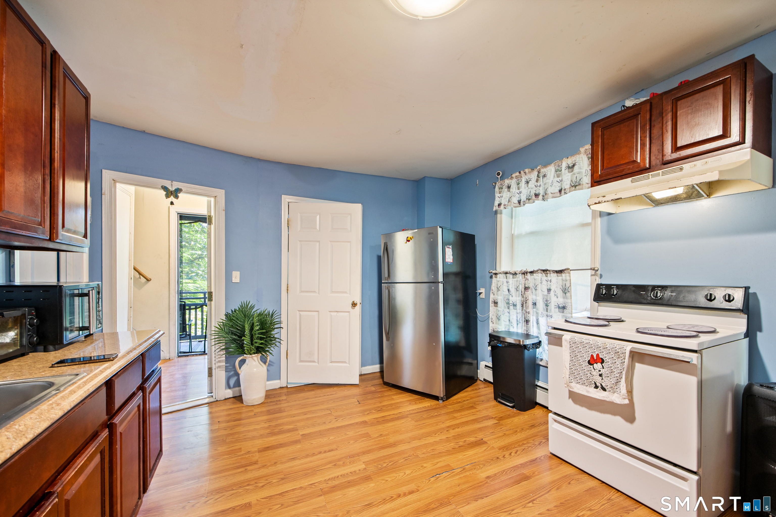 2 Hazel Street Waterbury, CT 06704 - Photo 5 of 30