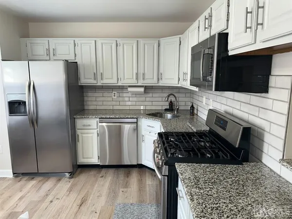 $469,000 | 14 Albury Way, North Brunswick, NJ 08902