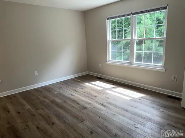 $469,000 | 14 Albury Way, North Brunswick, NJ 08902