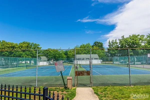 $469,000 | 14 Albury Way, North Brunswick, NJ 08902
