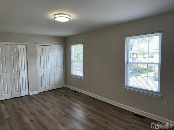 $469,000 | 14 Albury Way, North Brunswick, NJ 08902