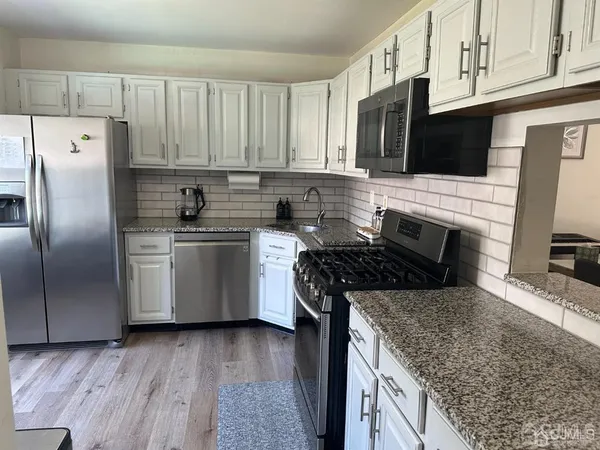 $469,000 | 14 Albury Way, North Brunswick, NJ 08902