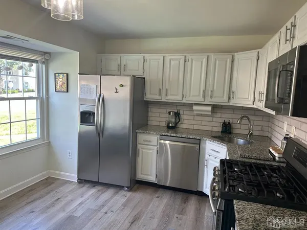 $469,000 | 14 Albury Way, North Brunswick, NJ 08902