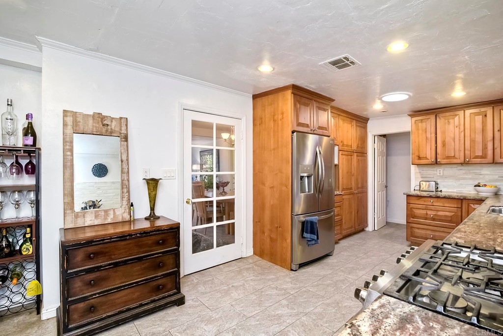 1674 Hilcorte Drive Escondido, CA 92026 - Photo 13 of 38