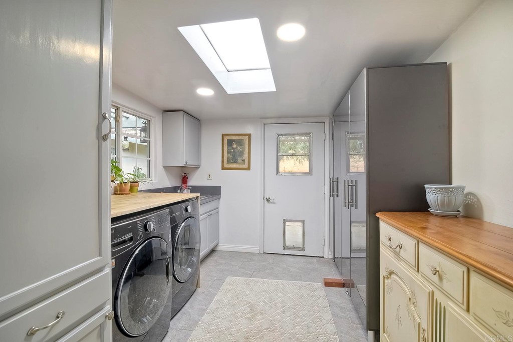 1674 Hilcorte Drive Escondido, CA 92026 - Photo 15 of 38