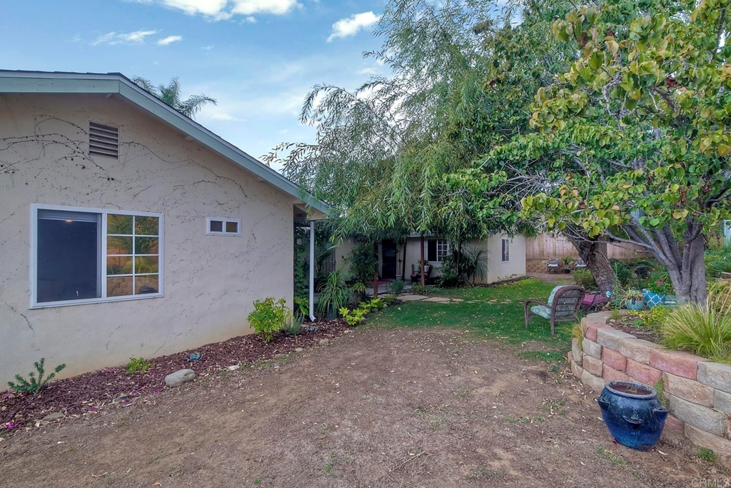 1674 Hilcorte Drive Escondido, CA 92026 - Photo 33 of 38