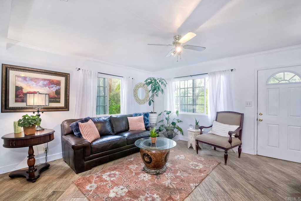 1674 Hilcorte Drive Escondido, CA 92026 - Photo 5 of 38