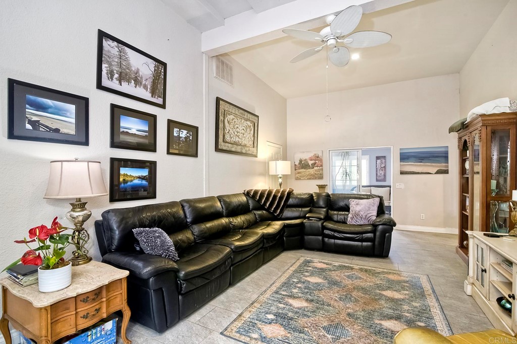 1674 Hilcorte Drive Escondido, CA 92026 - Photo 7 of 38