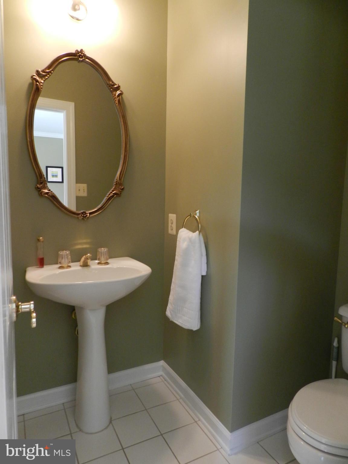 14113 Parker Farm Way Silver Spring, MD 20906 - Photo 10 of 29 Main Level Powder Room