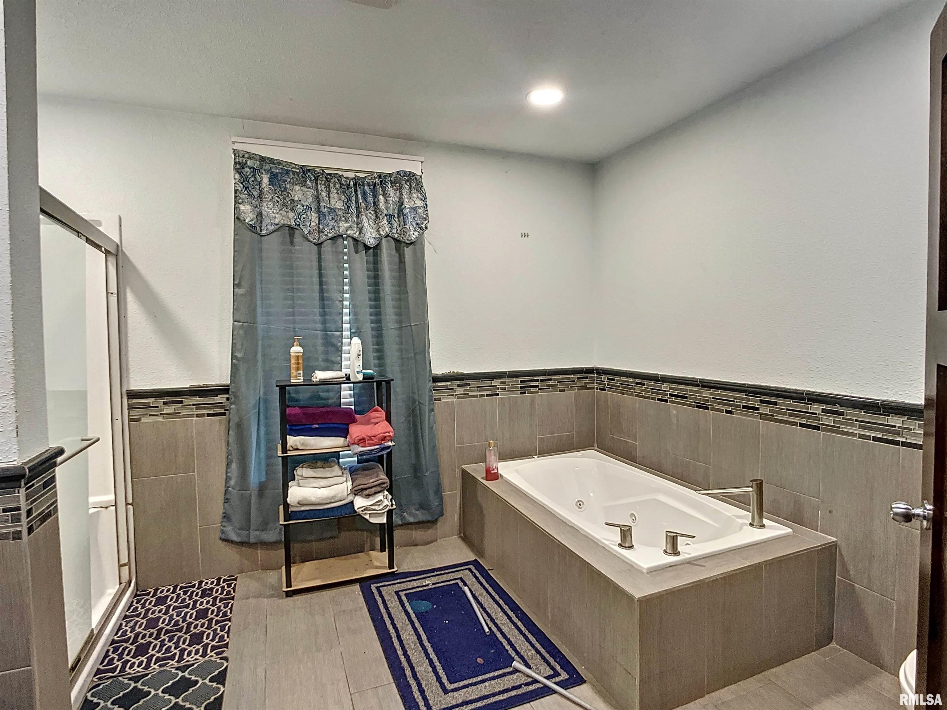 1220 Warren Street Davenport, IA 52804 - Photo 21 of 30