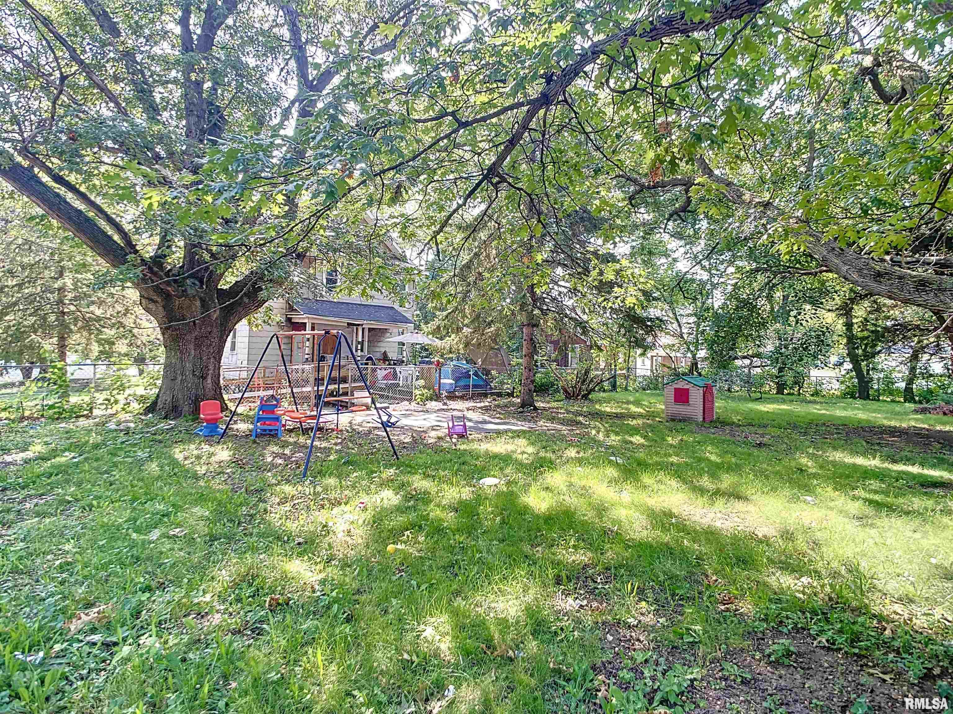 1220 Warren Street Davenport, IA 52804 - Photo 28 of 30