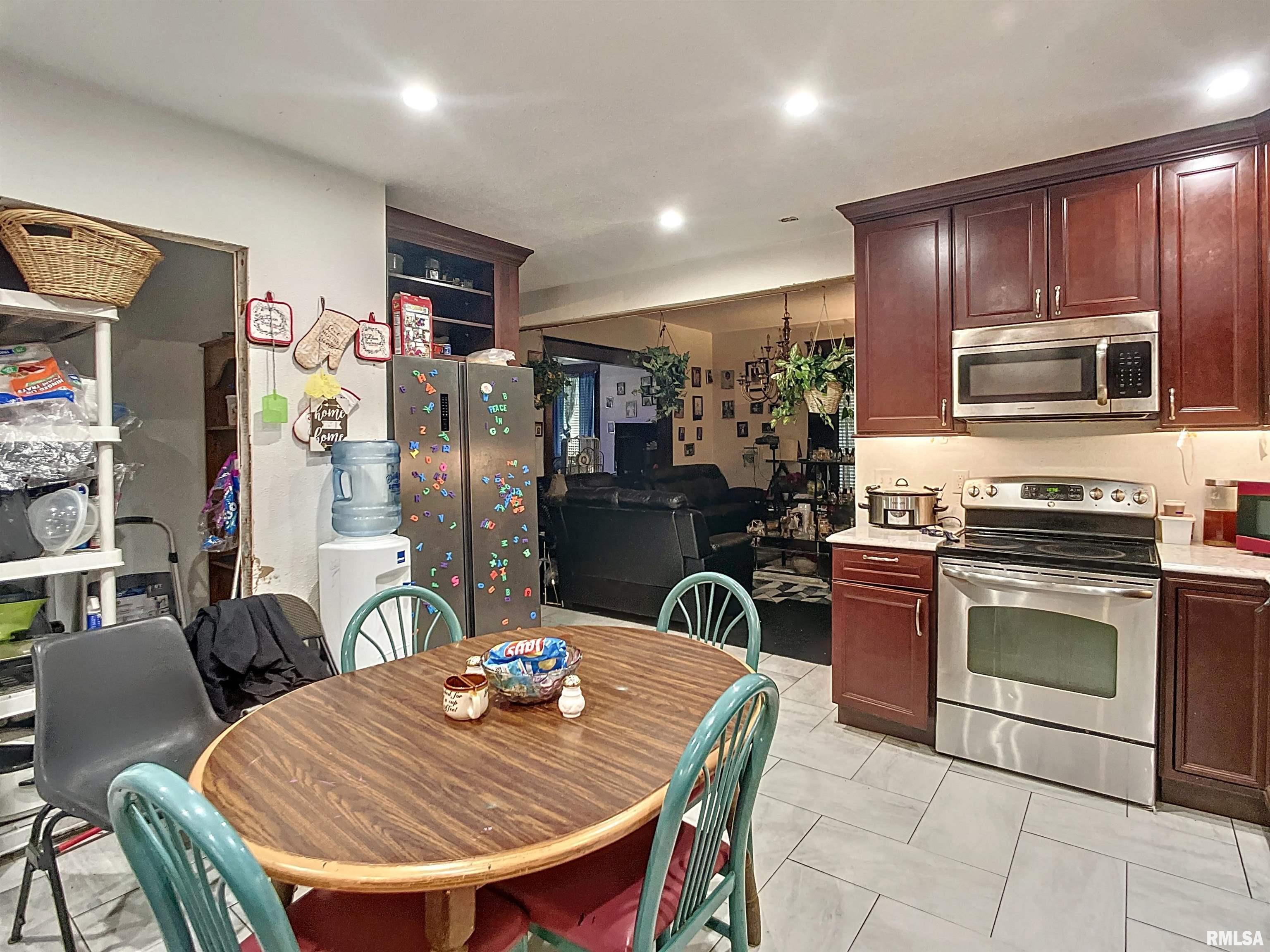 1220 Warren Street Davenport, IA 52804 - Photo 6 of 30