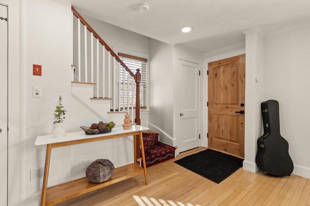 16 Sunset Road Salem, MA 01970 - Photo 4 of 34 Gallery Image 4