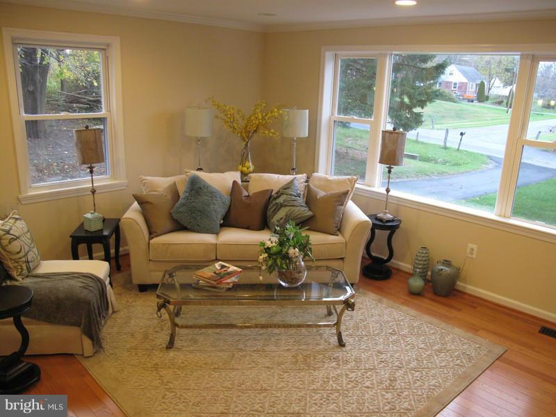 26825 Overlook Street Damascus, MD 20872 - Photo 5 of 30 Interior (General)