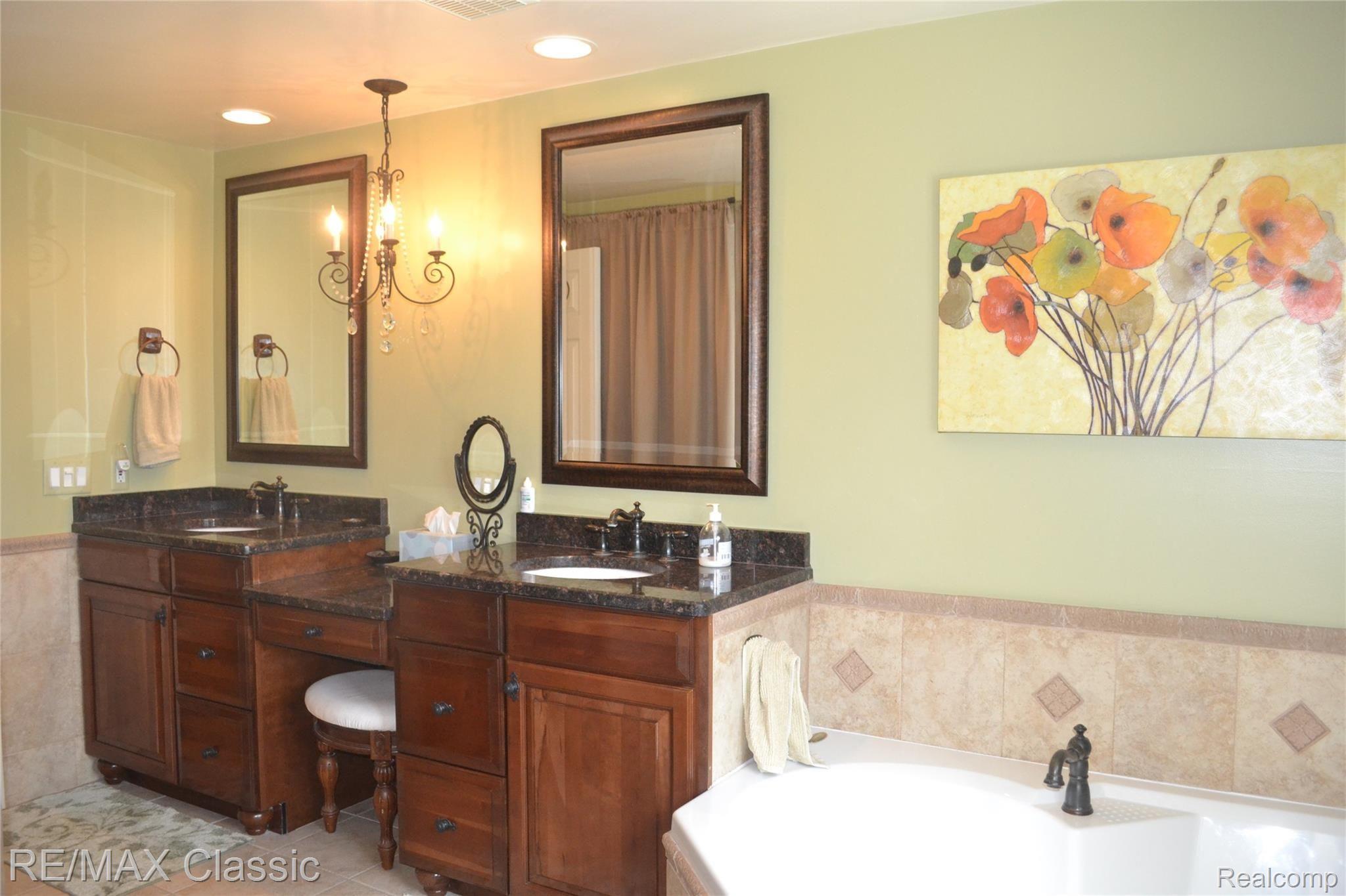 3901 East Commerce Road Commerce Township, MI 48382 - Photo 29 of 44 Dual Entry Full Bath