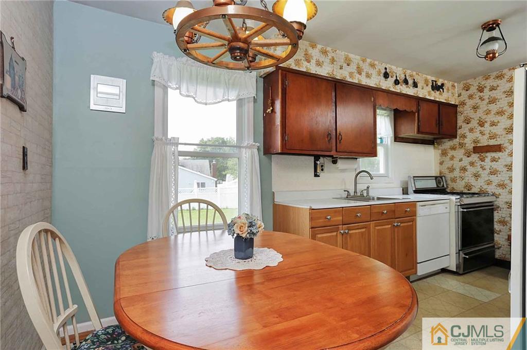 11 Highview Road East Brunswick, NJ 08816 - Photo 5 of 12 Gallery Image 5