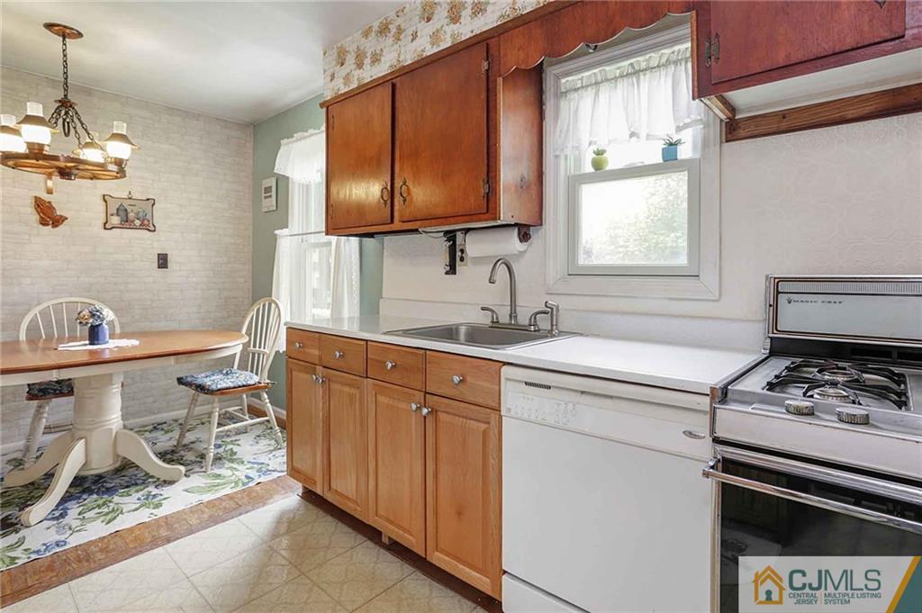11 Highview Road East Brunswick, NJ 08816 - Photo 6 of 12 Gallery Image 6