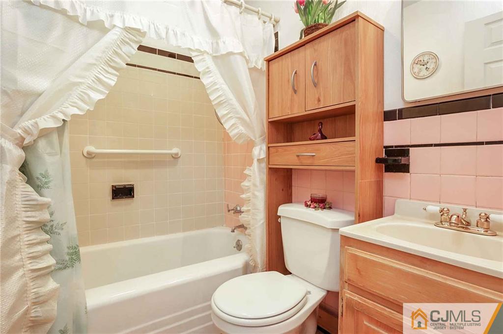11 Highview Road East Brunswick, NJ 08816 - Photo 9 of 12 Gallery Image 9