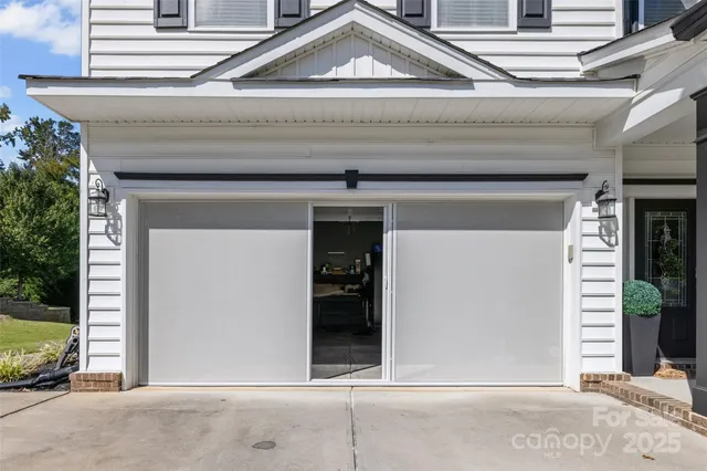 a view of a entrance door of the house