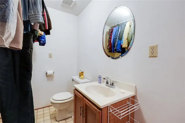 $282,500 | 1008 Southwest 17th Street, Blue Springs, MO 64015