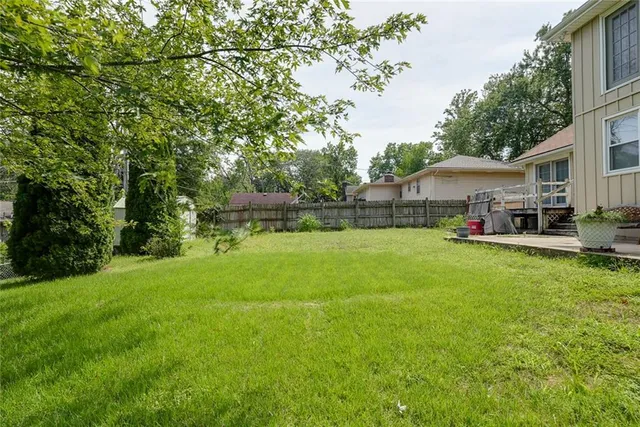 $282,500 | 1008 Southwest 17th Street, Blue Springs, MO 64015