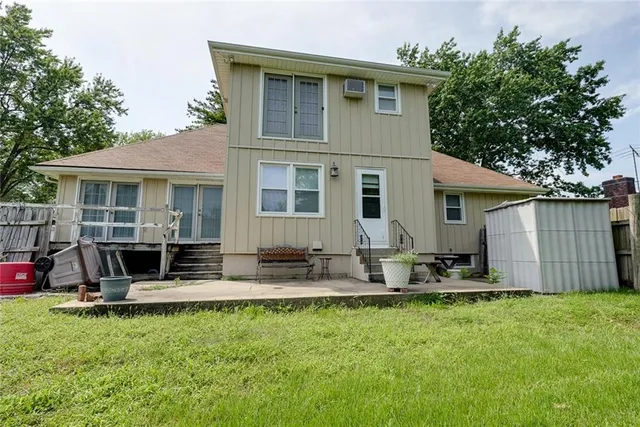 $282,500 | 1008 Southwest 17th Street, Blue Springs, MO 64015