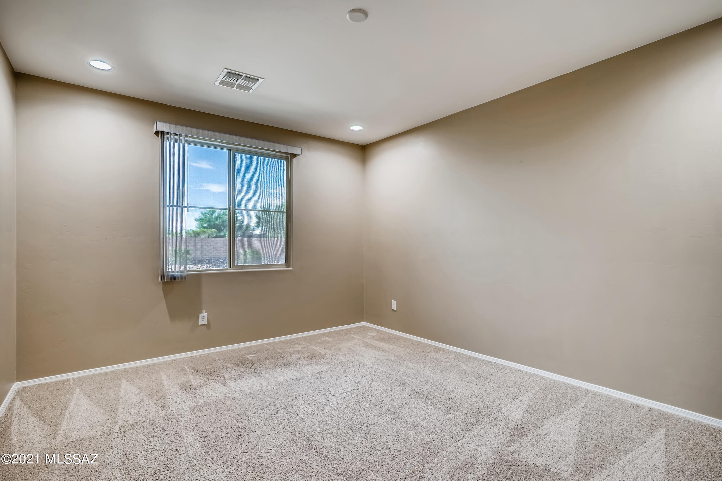 11405 East Rincon Range Drive Tucson, AZ 85747 - Photo 3 of 33