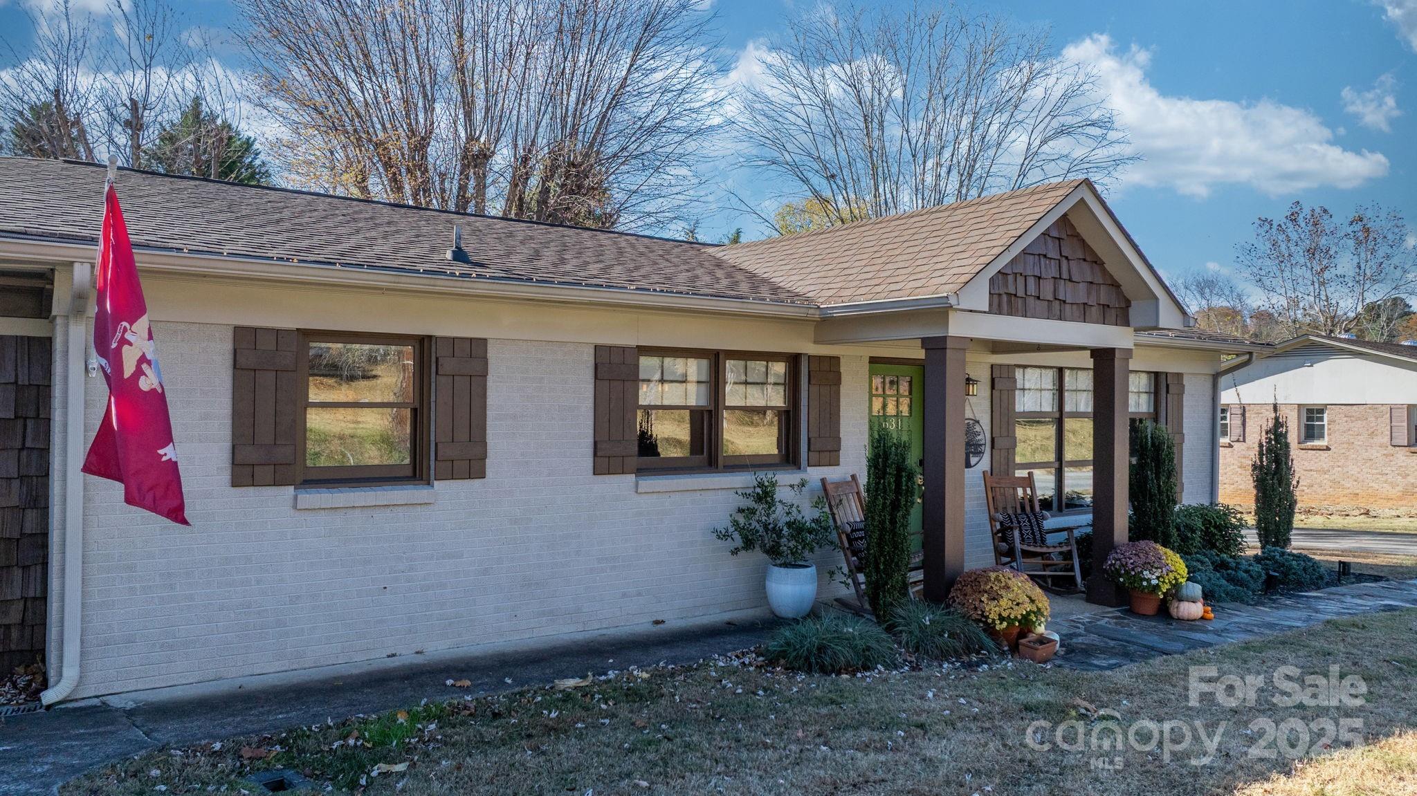 631 Powell Road Northeast Lenoir, NC 28645 - Photo 4 of 38 a front view of a house